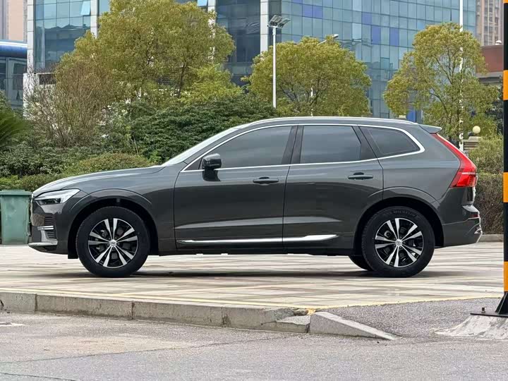 Фото 9 - Volvo XC60