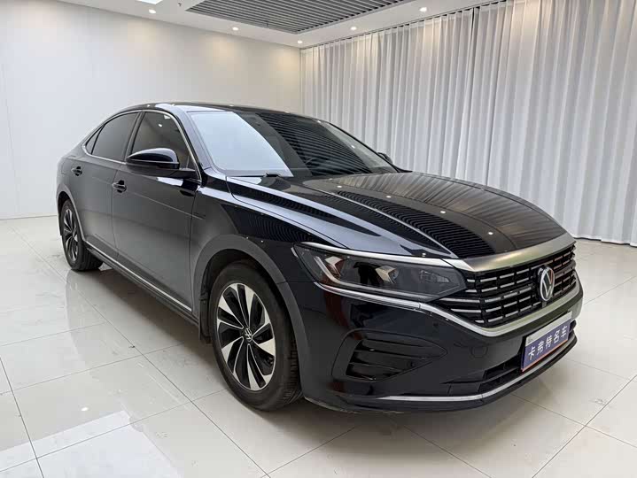 Фото 3 - Volkswagen Passat