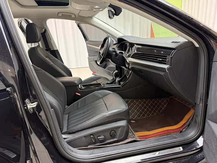 Фото 5 - Volkswagen Passat