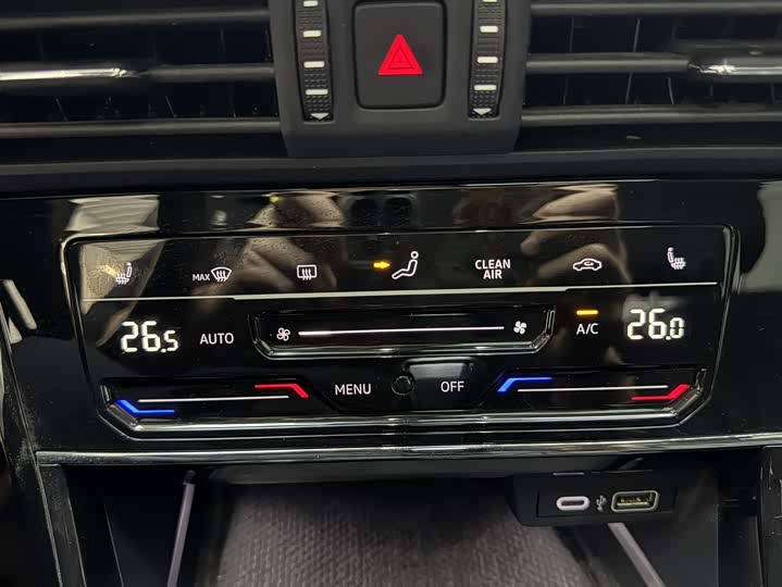 Фото 8 - Volkswagen Passat