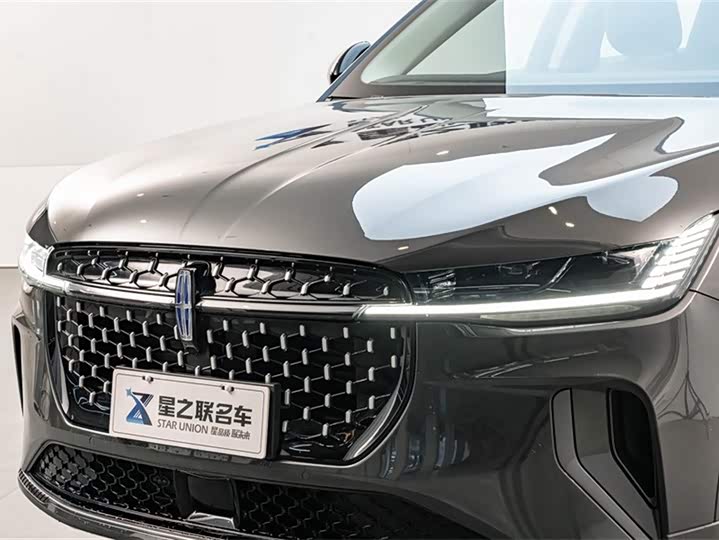 Фото 4 - Lincoln Nautilus