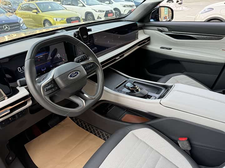 Фото 6 - Ford Edge