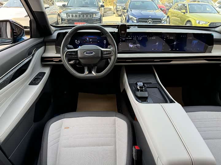 Фото 8 - Ford Edge