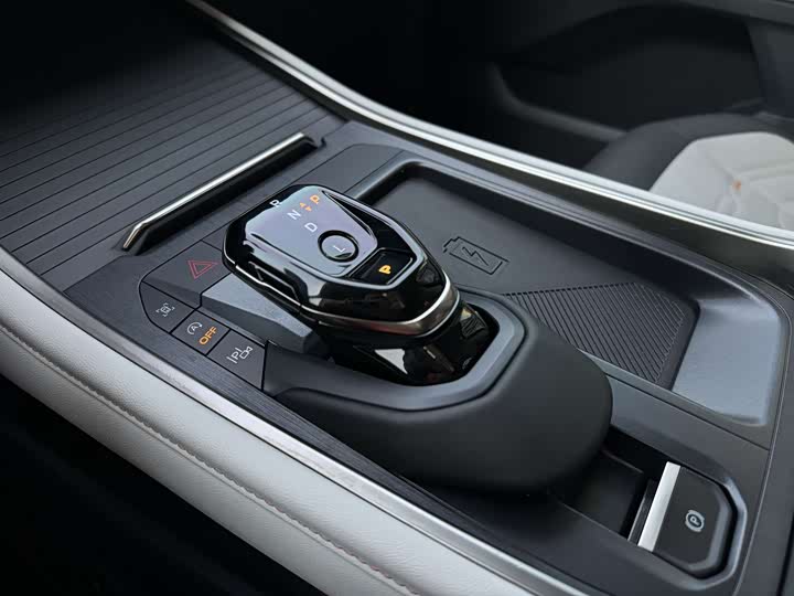 Фото 9 - Ford Edge