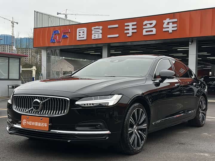 Фото 1 - Volvo S90