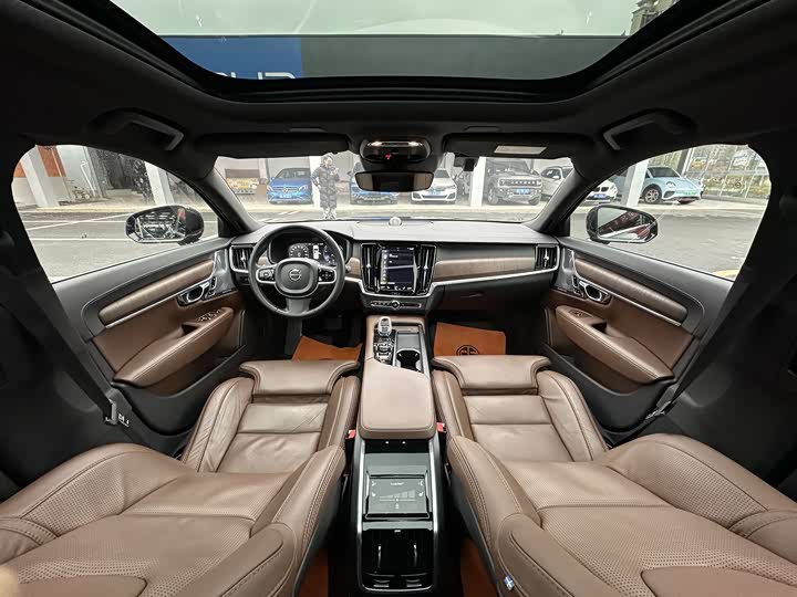 Фото 7 - Volvo S90