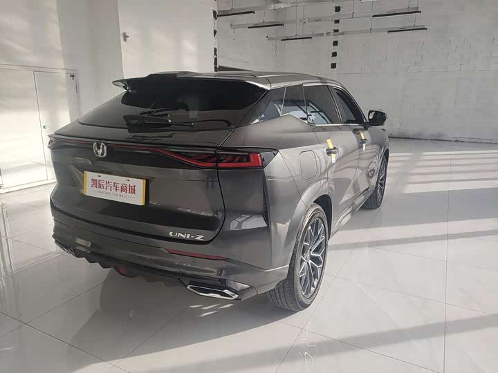 Фото 7 - Changan UNI-Z Hybrid