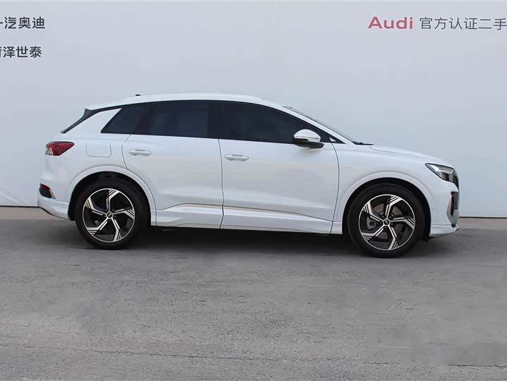 Фото 3 - Audi Q4 e-tron