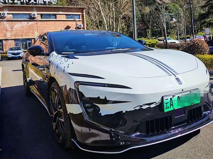 Фото 1 - Avatr 12