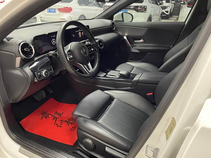 Фото 7 - Mercedes-Benz A-Class