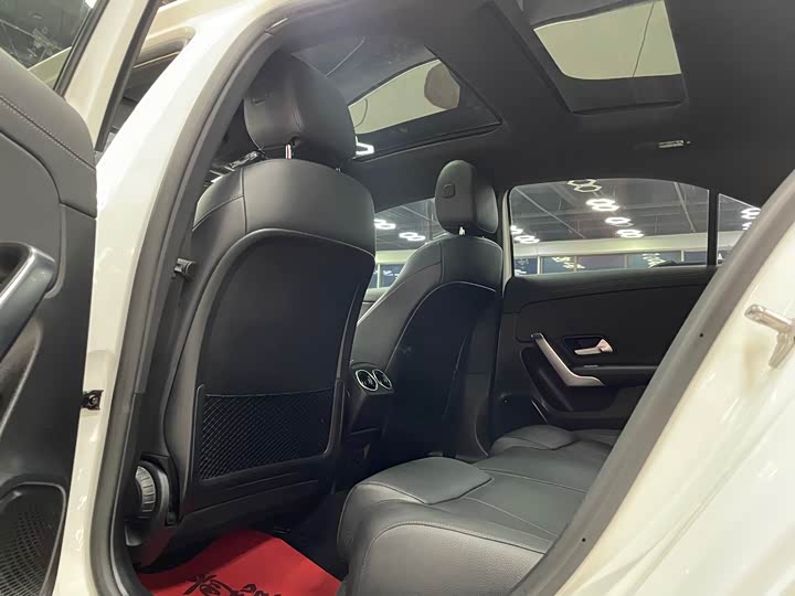 Фото 9 - Mercedes-Benz A-Class