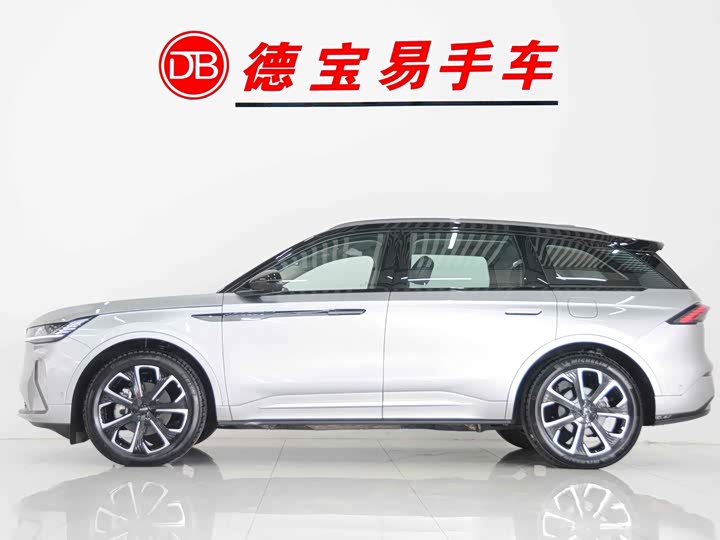 Фото 3 - Lincoln Nautilus