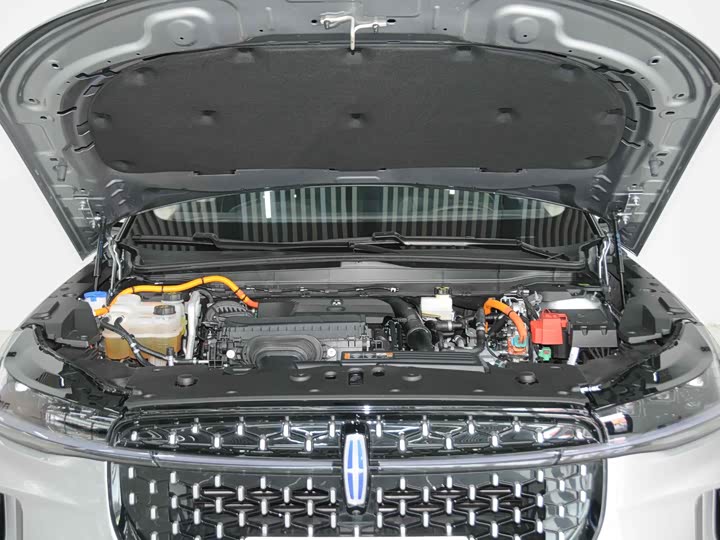 Фото 6 - Lincoln Nautilus