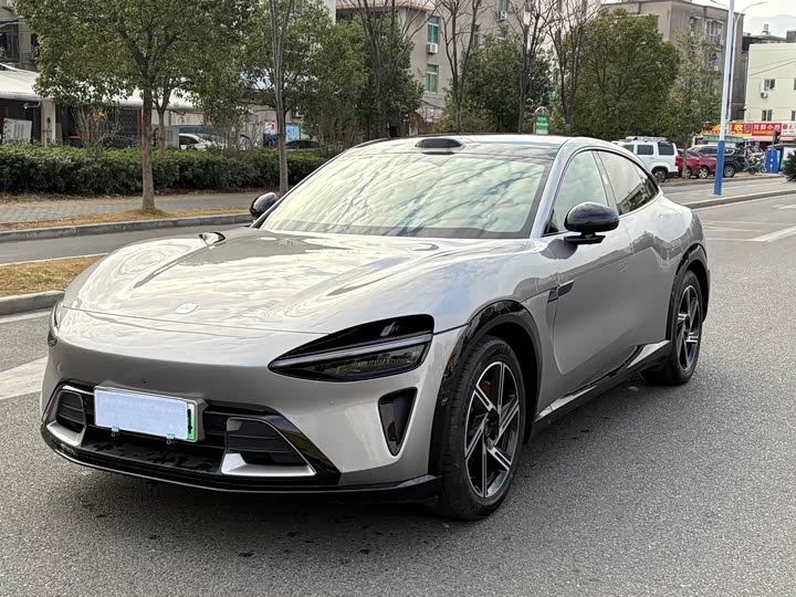 Фото 1 - Xiaomi YU7