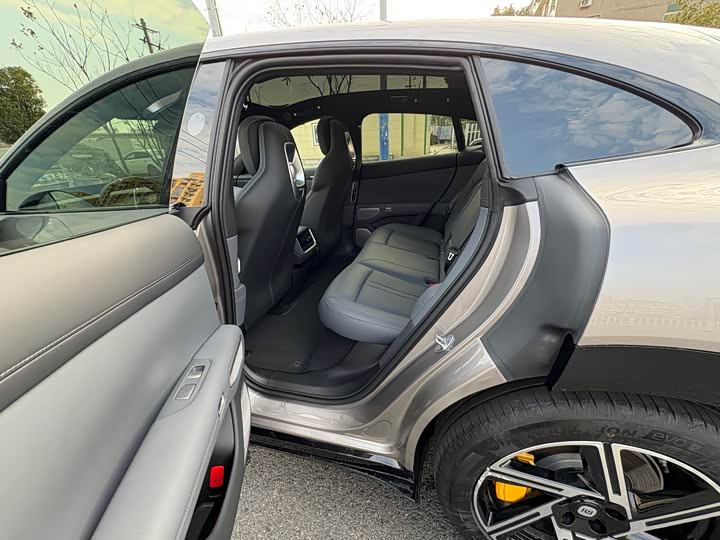 Фото 8 - Xiaomi YU7