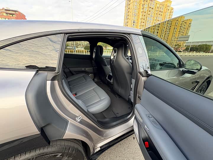 Фото 9 - Xiaomi YU7