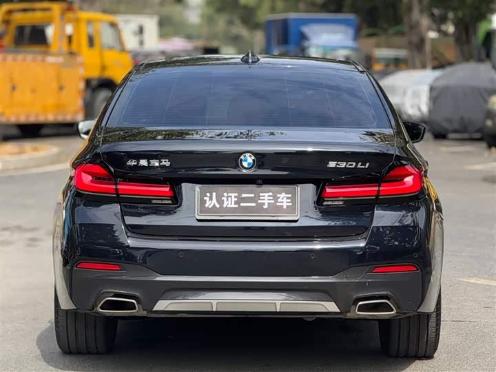 Фото 3 - BMW 5 Series