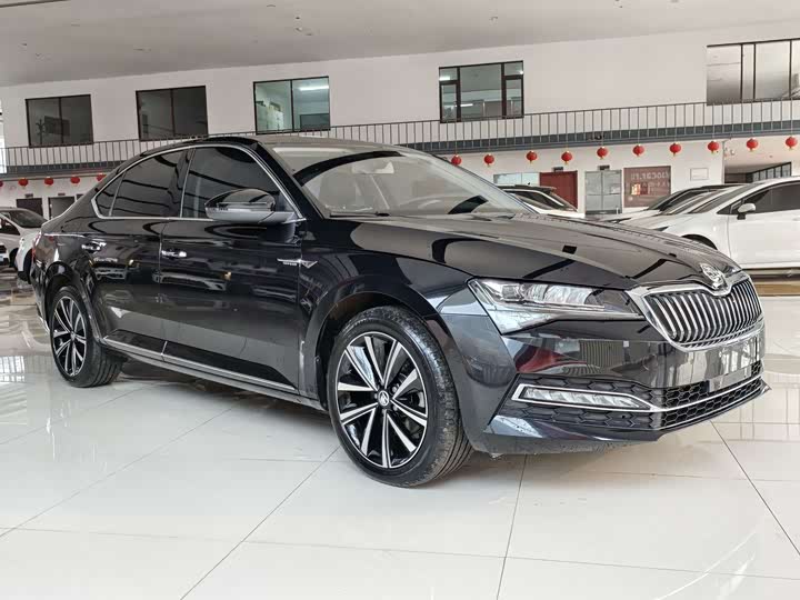 Фото 2 - Skoda Superb