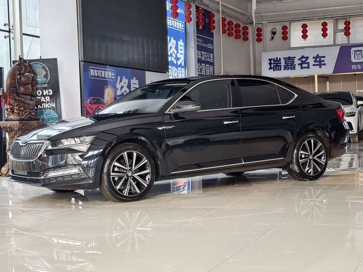 Фото 3 - Skoda Superb