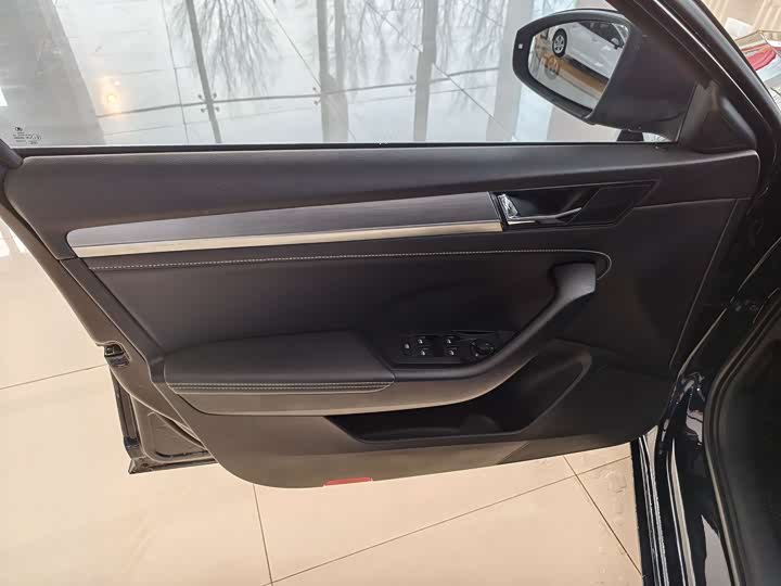 Фото 5 - Skoda Superb