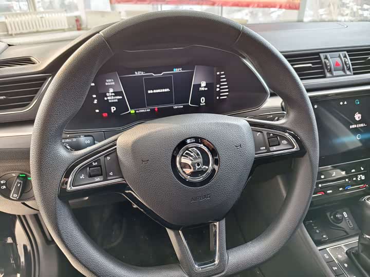 Фото 9 - Skoda Superb