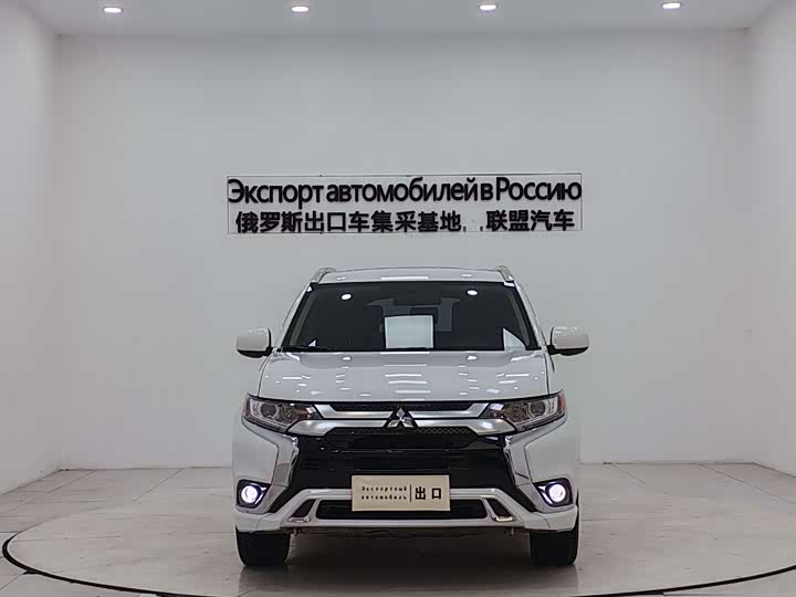 Фото 2 - Mitsubishi Outlander
