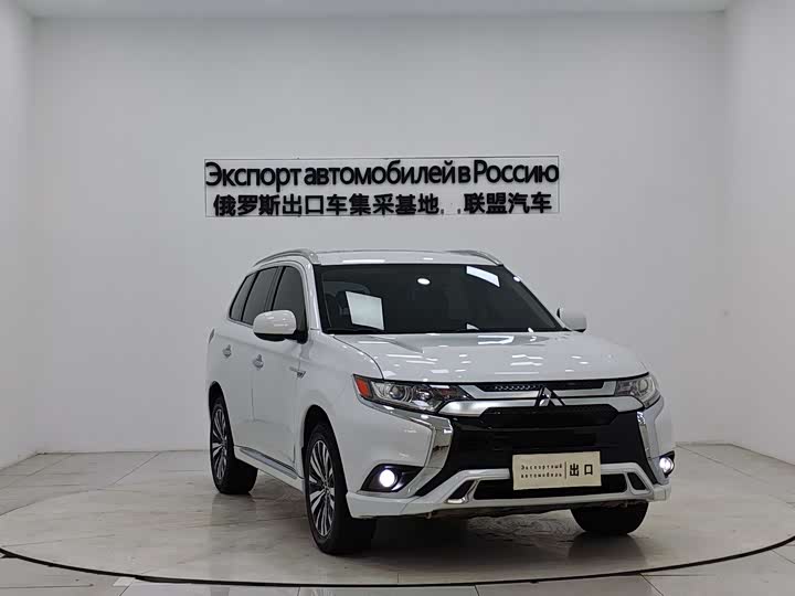 Фото 3 - Mitsubishi Outlander