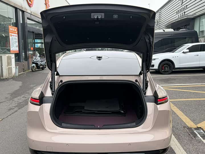 Фото 4 - Nio ET5