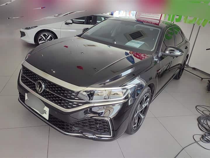 Фото 1 - Volkswagen Passat