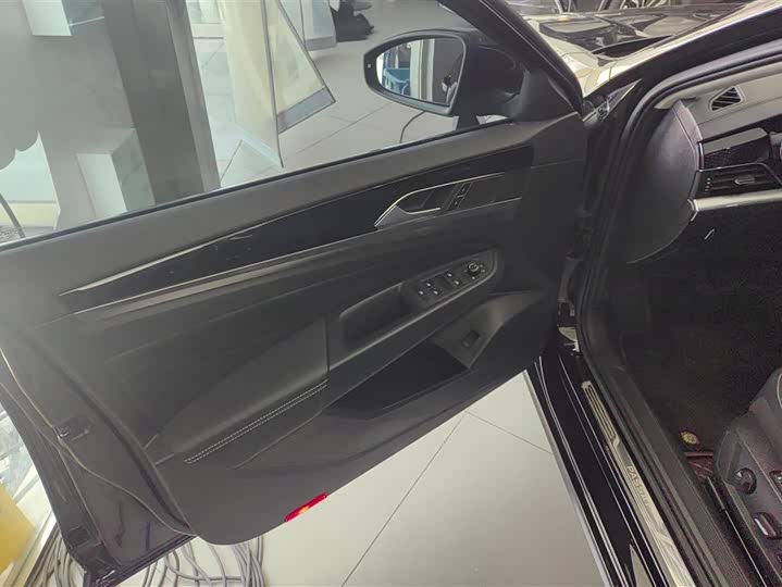 Фото 7 - Volkswagen Passat