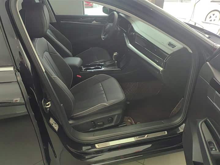 Фото 8 - Volkswagen Passat