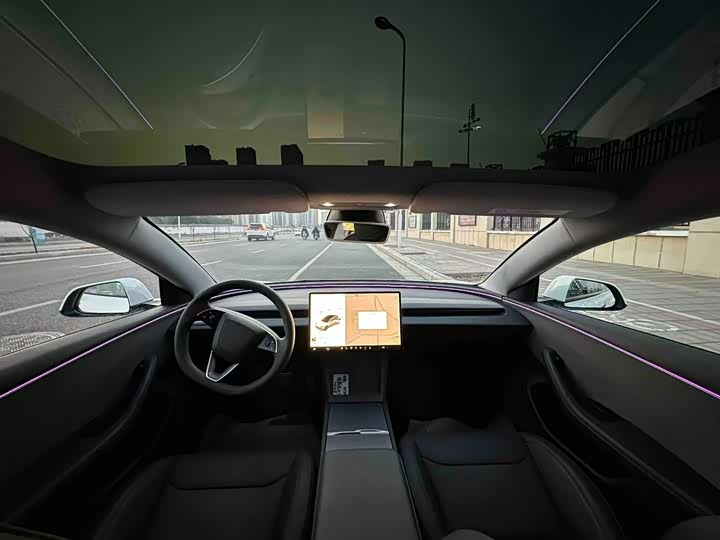 Фото 5 - Tesla Model 3