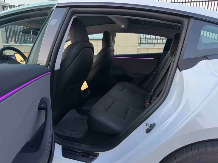 Фото 6 - Tesla Model 3