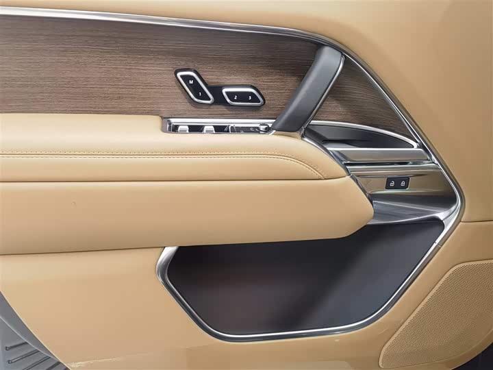 Photo 7 - Land Rover Range Rover