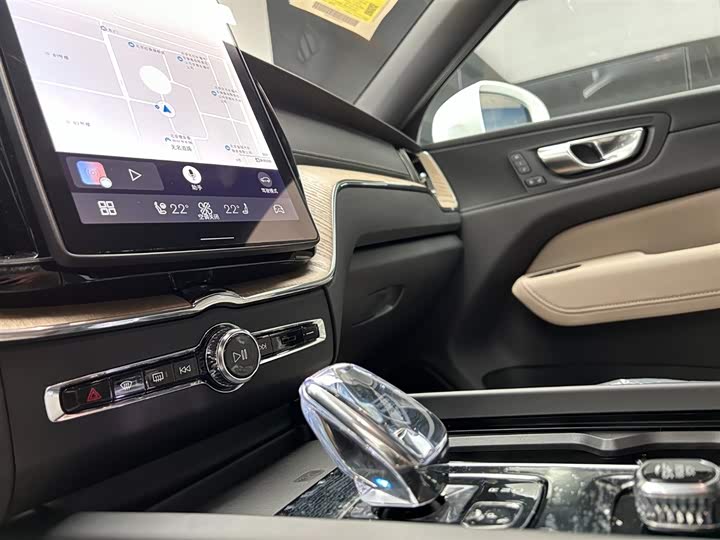 Фото 4 - Volvo XC60