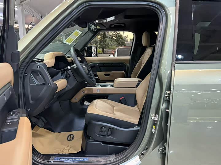 Фото 6 - Land Rover Defender