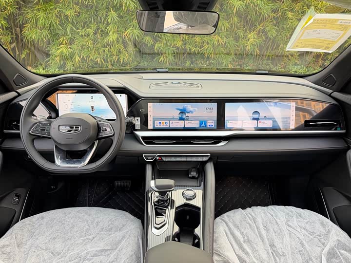 Фото 3 - Geely Monjaro