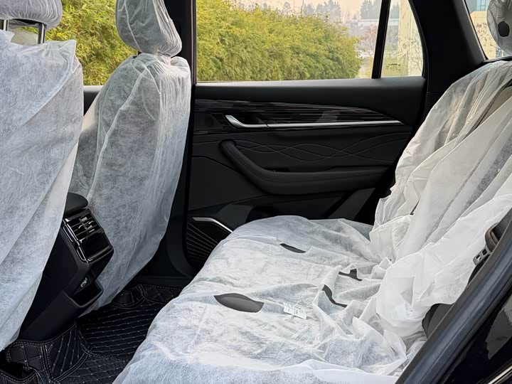 Фото 7 - Geely Monjaro