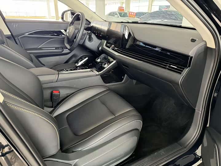 Фото 8 - Bestune B70