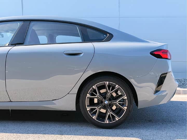 Фото 8 - BMW 2 Series