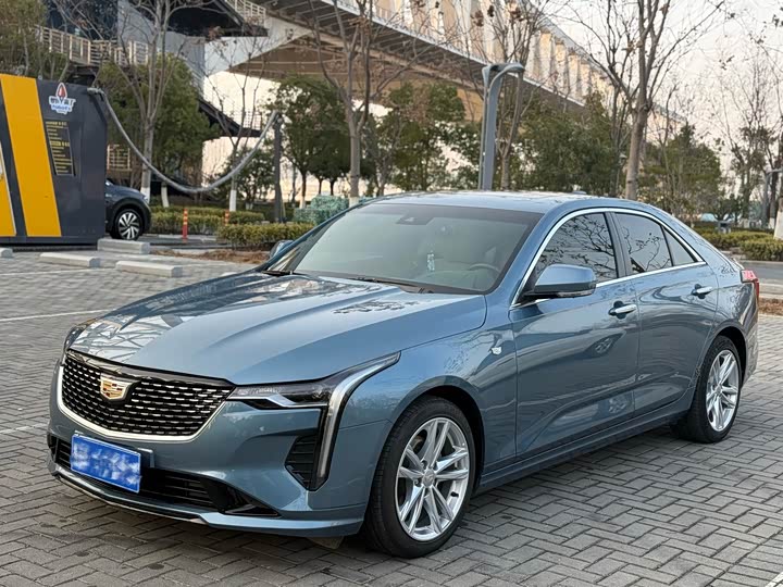 Фото 1 - Cadillac CT4