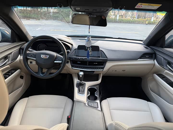 Фото 6 - Cadillac CT4