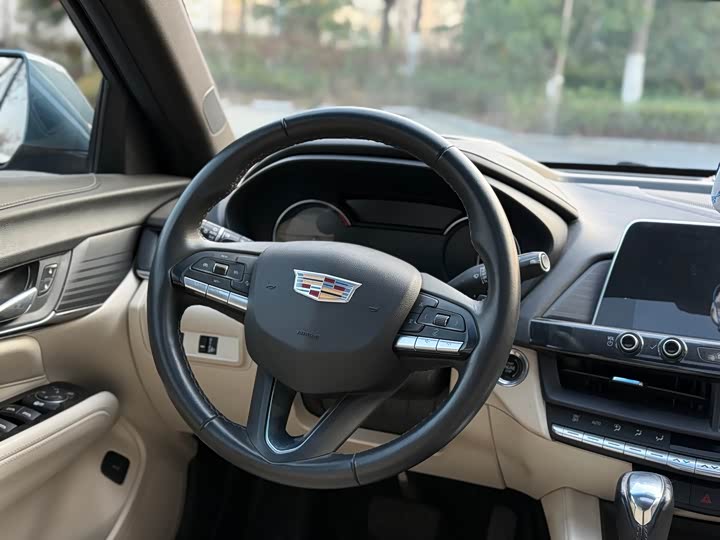 Фото 7 - Cadillac CT4