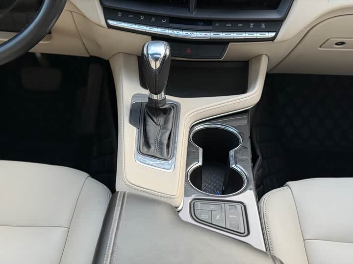 Фото 9 - Cadillac CT4