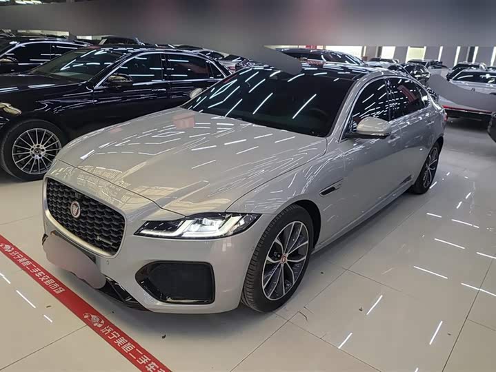 Photo 1 - Jaguar XF L