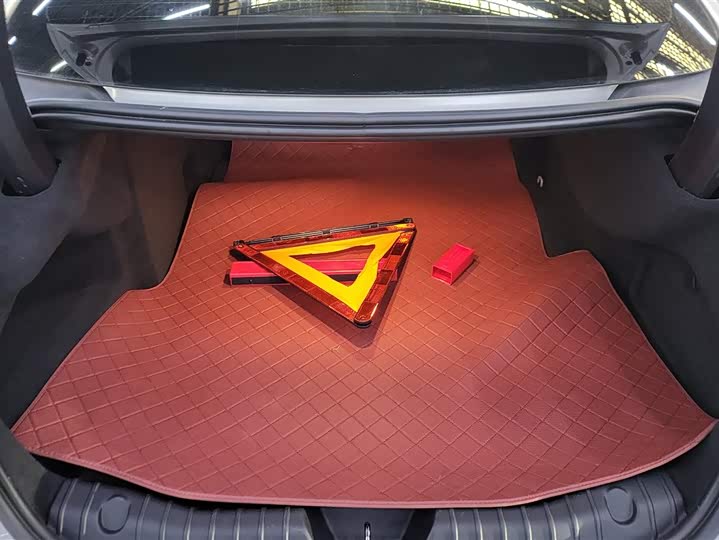 Photo 4 - Jaguar XF L