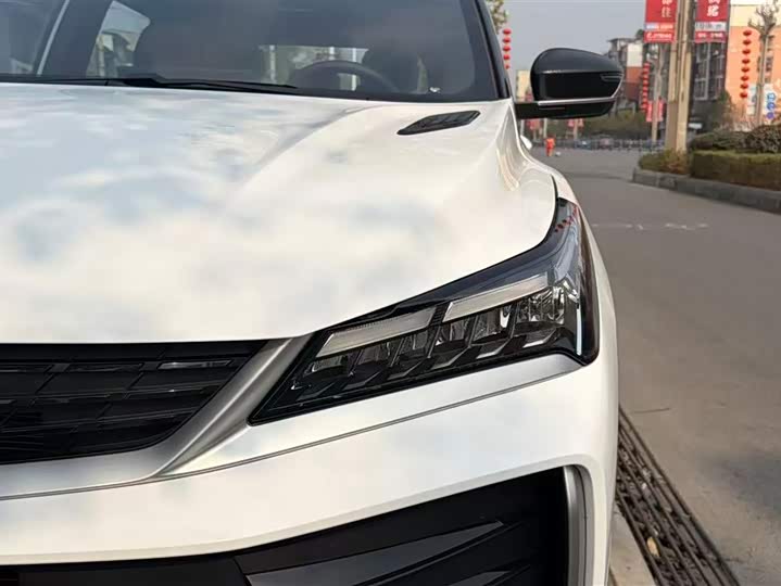 Photo 5 - Geely Coolray