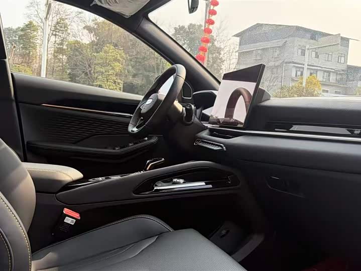 Photo 8 - Geely Coolray