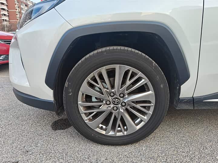 Фото 7 - Toyota Wildlander