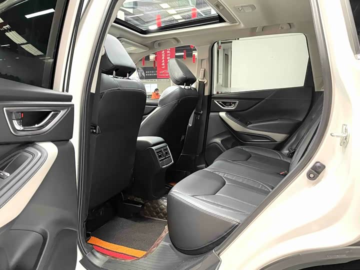 Photo 9 - Subaru Forester